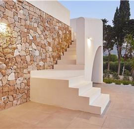 4 bedroom villa with pool, Castellammare del Golfo, sleeps 8-10